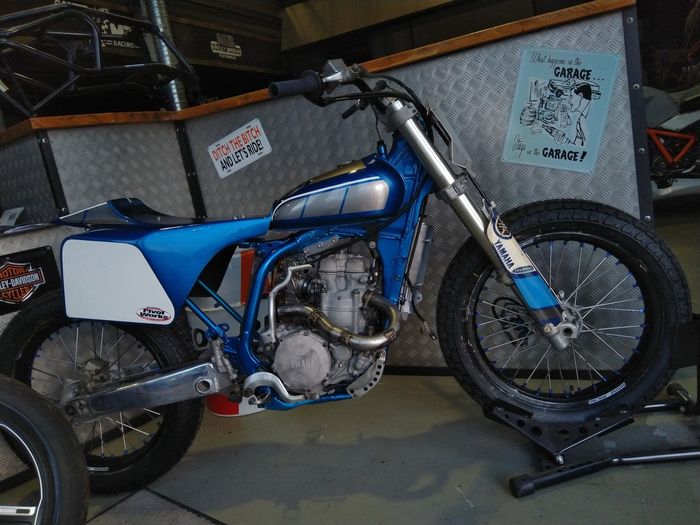 Yamaha YZ 400