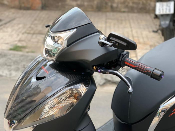 Master rem Honda SH300i ini diganti dengan Brembo