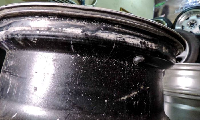 Pelek bekas atau seken wajib dicek kondisinya