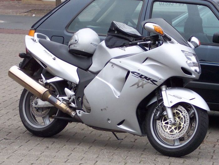 Honda Super Blackbird CBR1100XX.