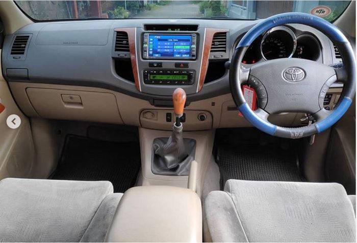Kondisi interior Toyota Fortuner Diesel 2008 G M/T