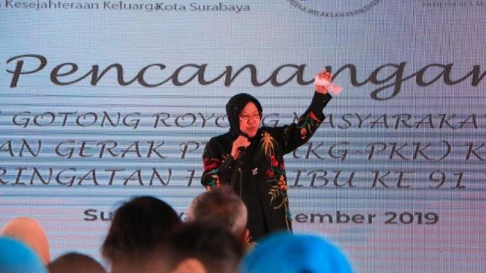 Wali Kota Surabaya, Tri Rismaharini saat menghadiri acara perencanaan Bulan Bhakti Gotong Royong Masyarakat, Kamis (26/12)
