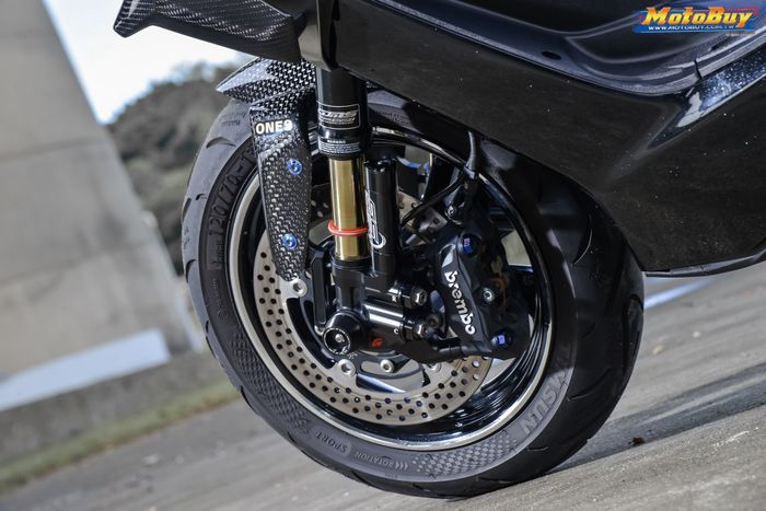 Garpu depan upside down plus kaliper Brembo