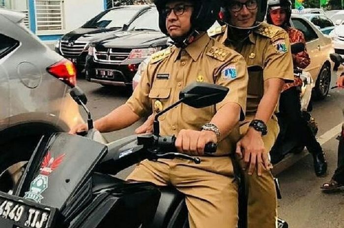 Anies Baswedan dan Sandiaga Uno naik Yamaha NMAX.