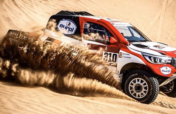 Fernando Alonso menggunakan Toyota Hilux nomor start 310 pada Reli Dakar 2020 di Arab Saudi