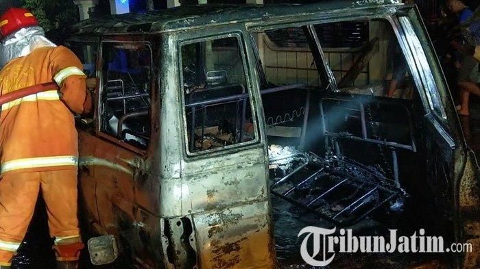 Toyota Kijang kotak ludes terbakar di kabupaten Trenggalek