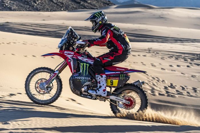 Ricky Brabec buntuti Toby Price di stage 1 Reli Dakar 2020 di Arab Saudi