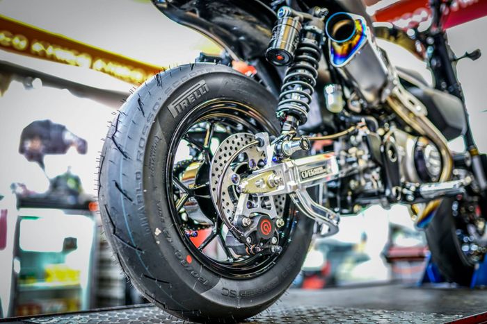 tampilan kaki belakangnya kekar banget