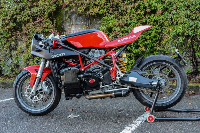 Meskipun bergaya street fighter namun inspirasinya dari Ducati era 80an dan 90an