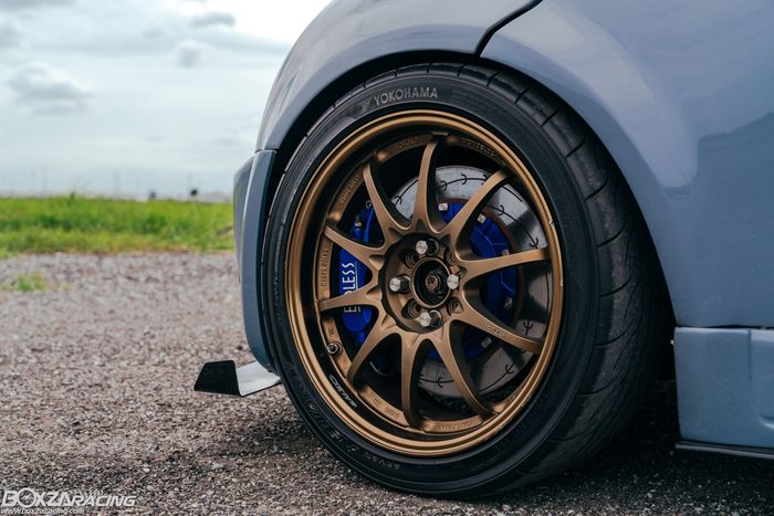 Kaki-kaki dibuat merunduk dan pelek ganti Work CE 17 inci