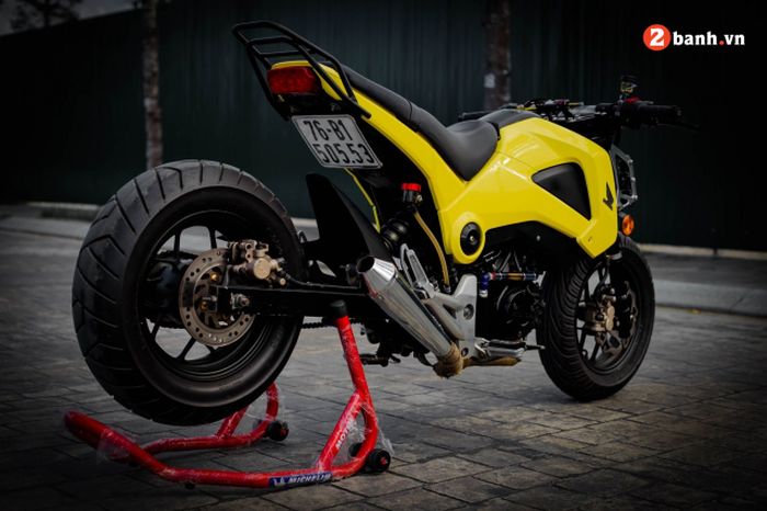 Pakai muffler kustom biar makin sempurna