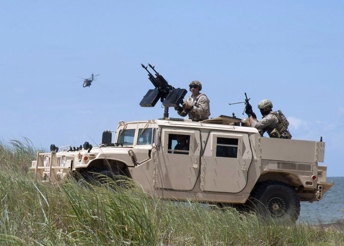 High Mobility Multi-purpose Wheeled Vehicle (HMMWV) atau populer dengan sebutan Humvee