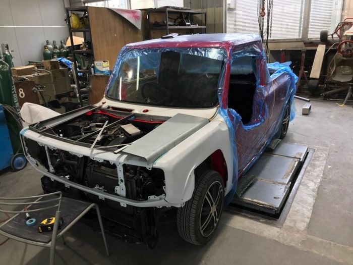 Proses pengerjaan modifikasi Suzuki Lapin jadi tampil ala Jimny