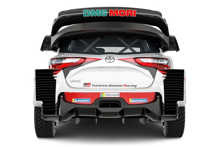 Bagian aerodinamika dengan sayap belakang penambang down force Toyota Yaris WRC 2020