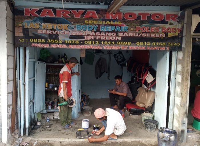 Karya Motor, bengkel spesialis body repair di Pasar Mobil Kemayoran.