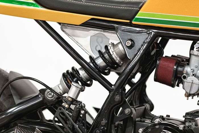 Monoshock Ducati dan Swingarm Kawasaki Ninja jadi penopang bagian belakang