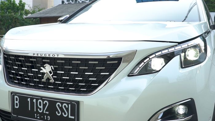 Lampu Peugeot 5008  sudah andalkan LED