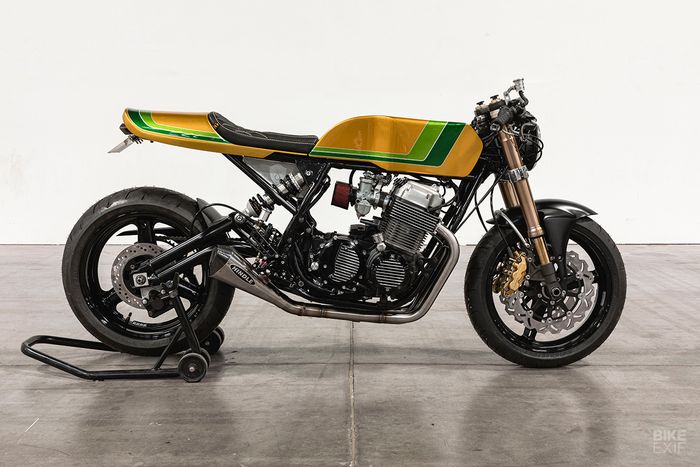 Kelir kuning memberikan tampilan yang fresh