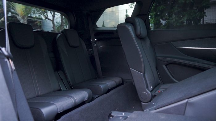 Jika tidak dibutuhkan, jok baris ketiga 5008 bisa dilepas