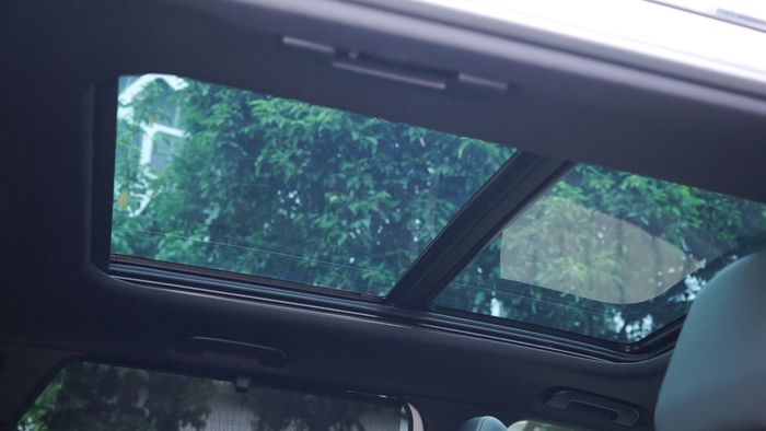 Panoramic sunroof 5008 bikin kabin terasa lega