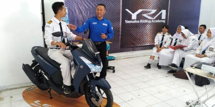 Pemberian teori pada program  YRA