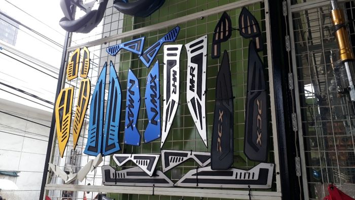 Bordes yang dijual di toko Moto Star di kawasan Kebon Jeruk III, Jakarta Pusat