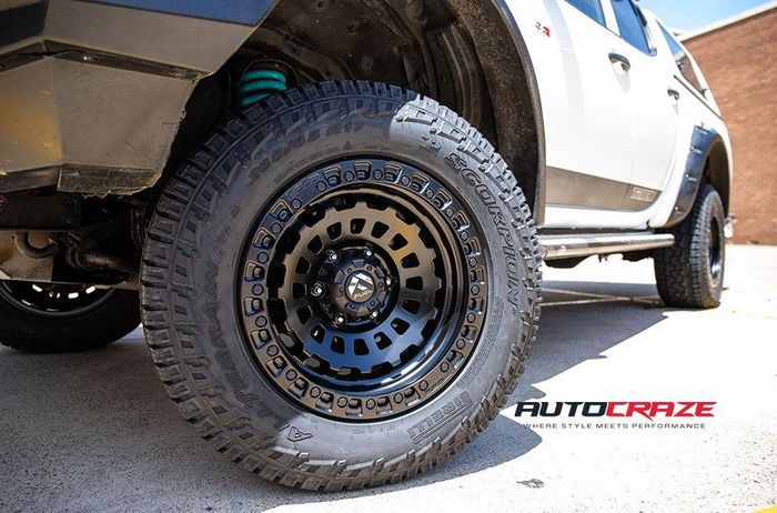 Pakai pelek Fuel ukuran 17 inci