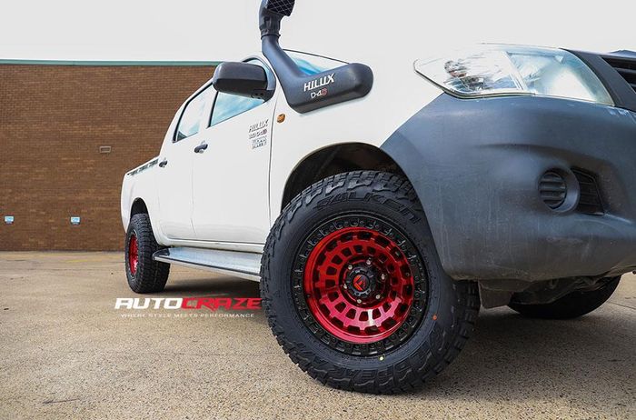 Pakai pelek Fuel ukuran 17 inci 