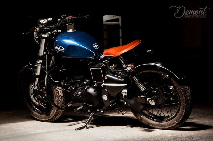 Istimewa deh Royal Enfield Classic 500 bergaya bobber ini