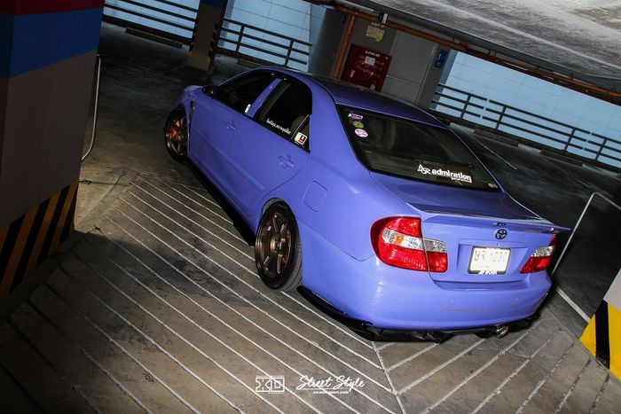 Tampilan belakang makin seksi pakai spoiler