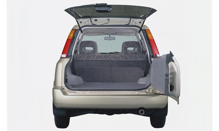 Pintu belakang Honda CR-V generasi pertama
