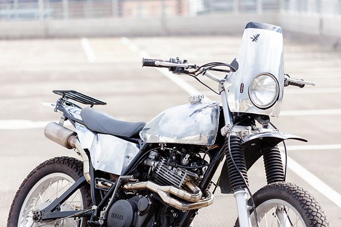 Bodywork dibuat raw finish