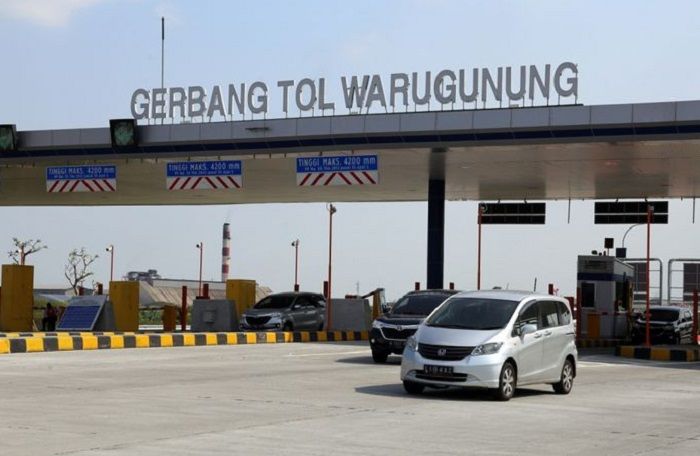 Lokasi kejadian petugas tol ambil STNK mobil pengguna di gerbang tol Warugunung arah Surabaya.