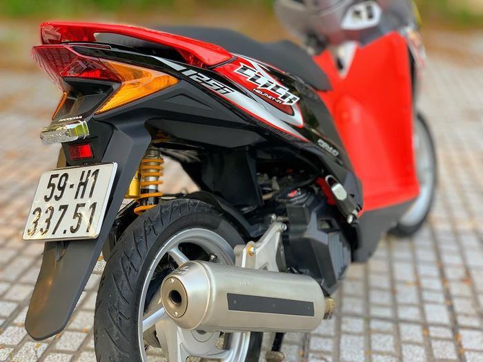 Muffler LeoVince 4Road membuat Honda Vario 125 ini makin sangar