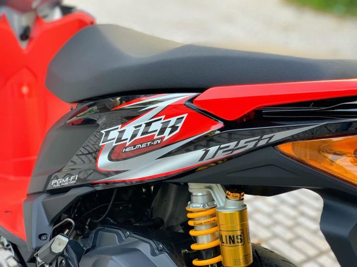 Pakai shock Ohlins biar makin mewah