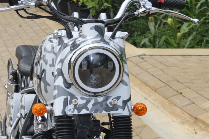 Lampu depan model daymaker