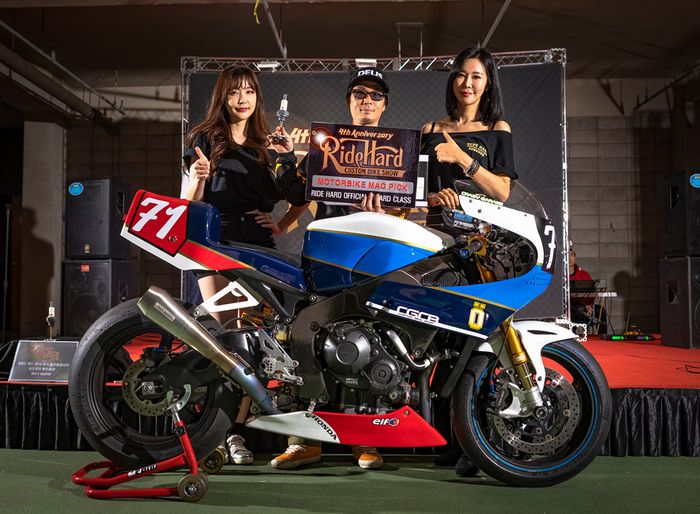 Jadi juara Ride Hard Custom Bike show di Korea.