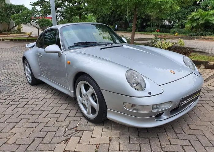 Porsche Carera S 911 tahun 1997