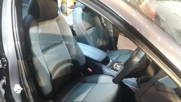 Jok Mazda CX-30 masih gunakan material fabric