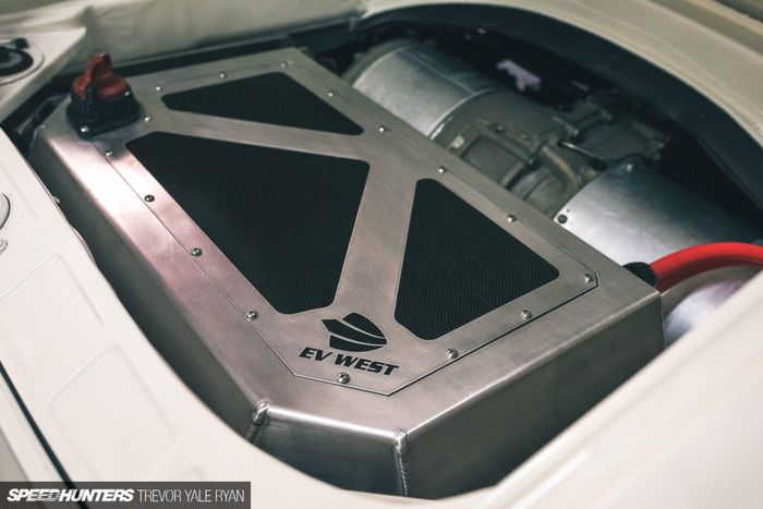 Pakai mesin Tesla hasil garapan EV West