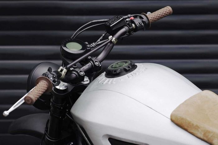 Penampakan bagian kokpit dan tangki