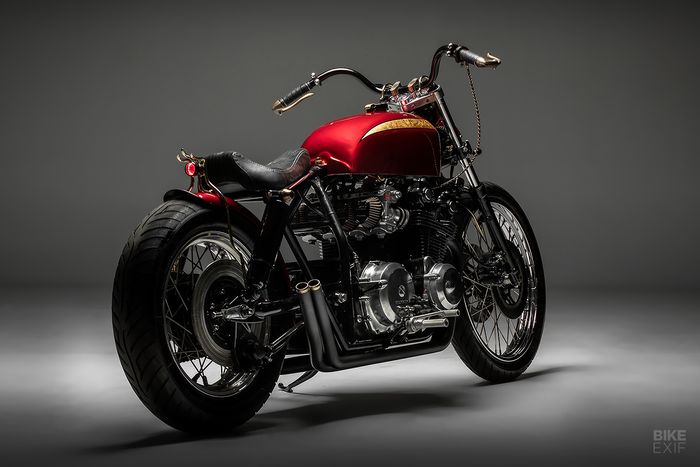 Kaki-kaki diubah agar posturnya berubah