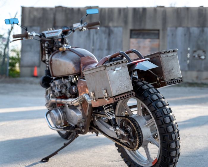 Gagah banget deh Kawasaki KZ650 scrambler ini