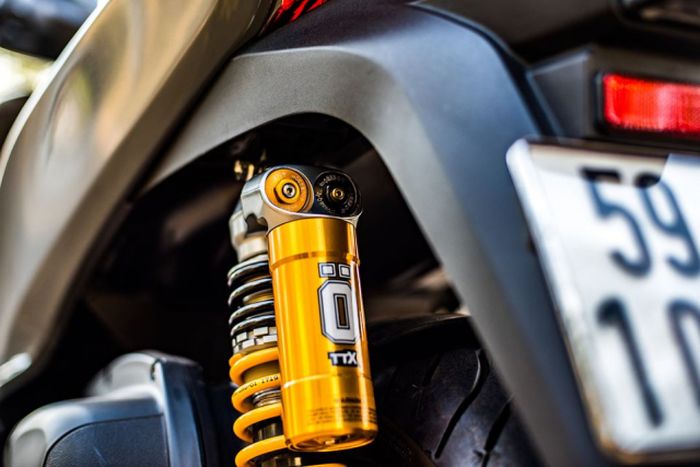 Shock Ohlins TTX
