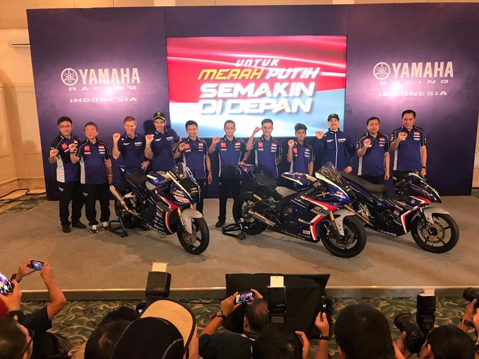 Maverick Vinales dan Valentino Rossi jadi saksi pengukuhan tim balap Yamaha Racing Indonesia