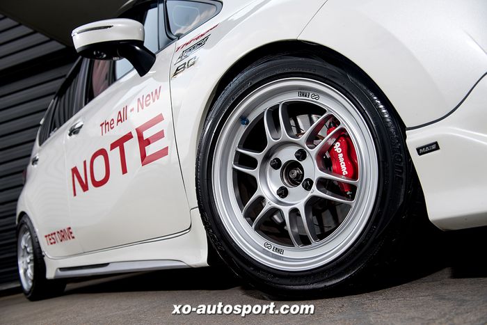 Pakai pelek Enkei ukuran 16 inci lebar 7 inci