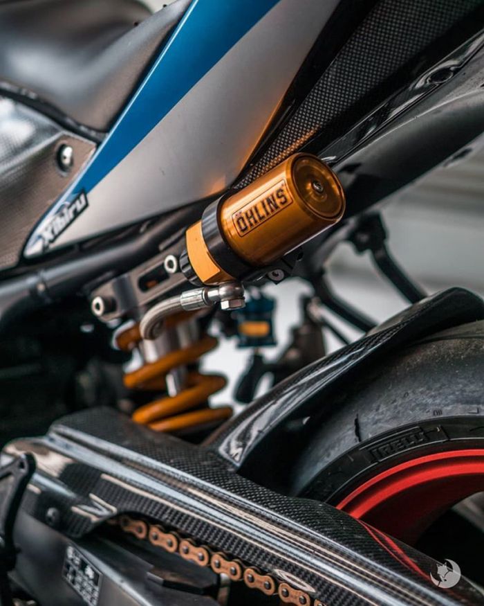 Shock Ohlins jadi penopang bagian belakang