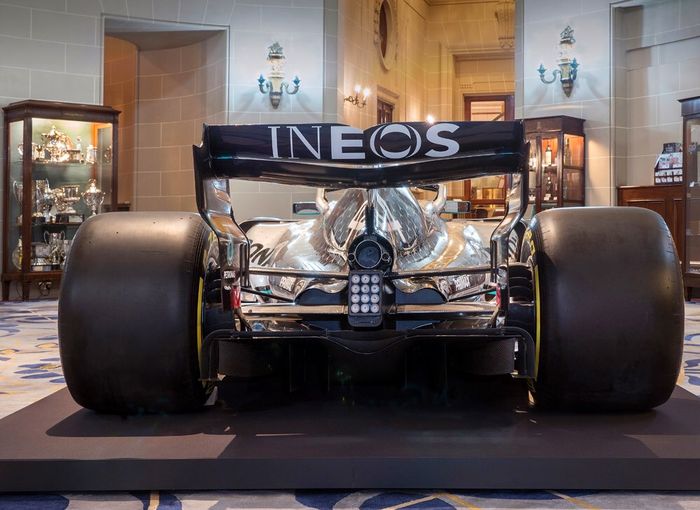 Livery tim Mercedes F1 usai kerja sama dengan INEOS