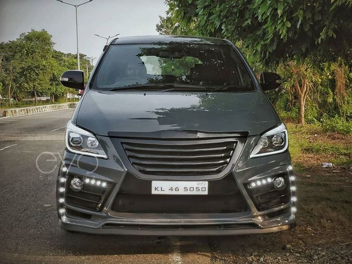 Permainan gril depan jadi terlihat lebar ala Lexus