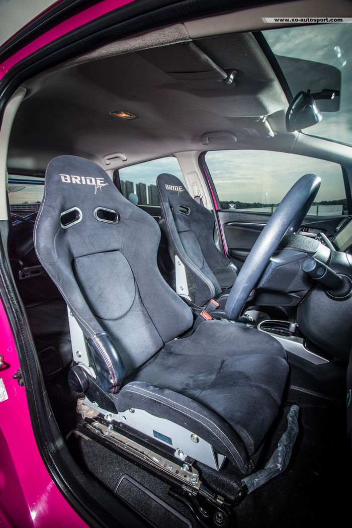 Kabin juga ikut diubah jadi lebih sporti